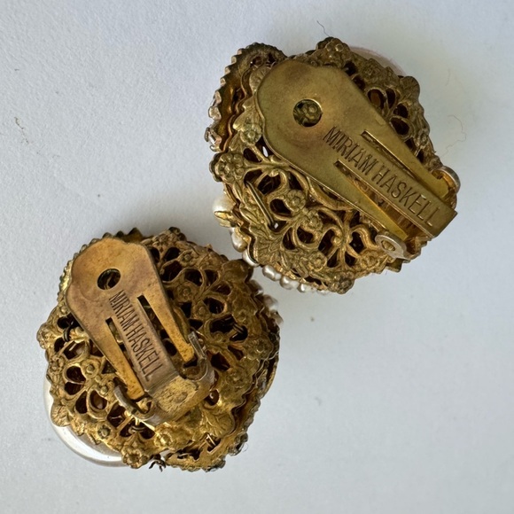 Miriam Haskell Clip Earrings Baroque Pearl Celestial Gold Tone 50s Rhinestone - Picture 8 of 12